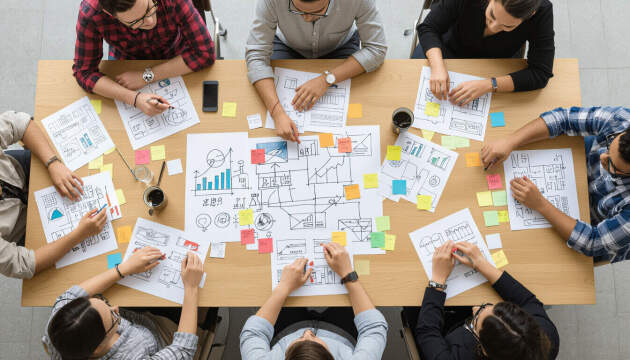 Discover how entrepreneurs and small businesses can foster innovation without spending money. This guide covers practical techniques like organic social media strategies and community building to achieve growth efficiently. Learn to turn limited resources into opportunities for scaling.